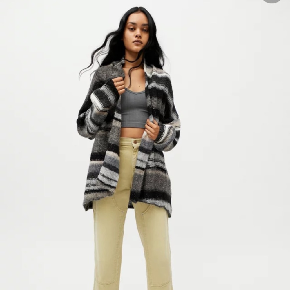 NWT  Urban Outfitters sweater